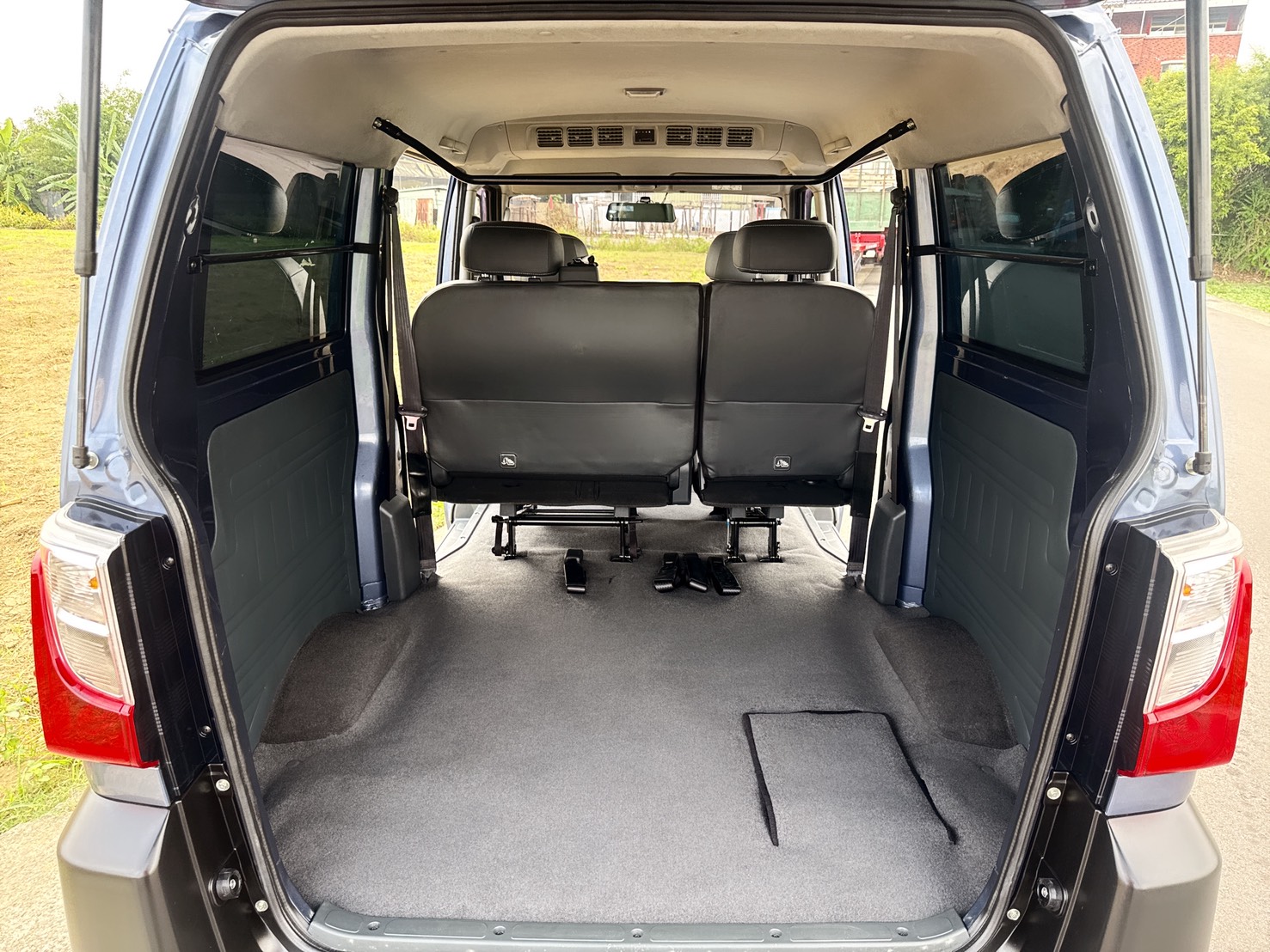 2021年 中華 A180 菱利廂型車  原廠保養+自排車型+盲點偵測  五人座 省油省稅 車室超大空間  車宿露營or商務創業首選廂型車  第18張相片