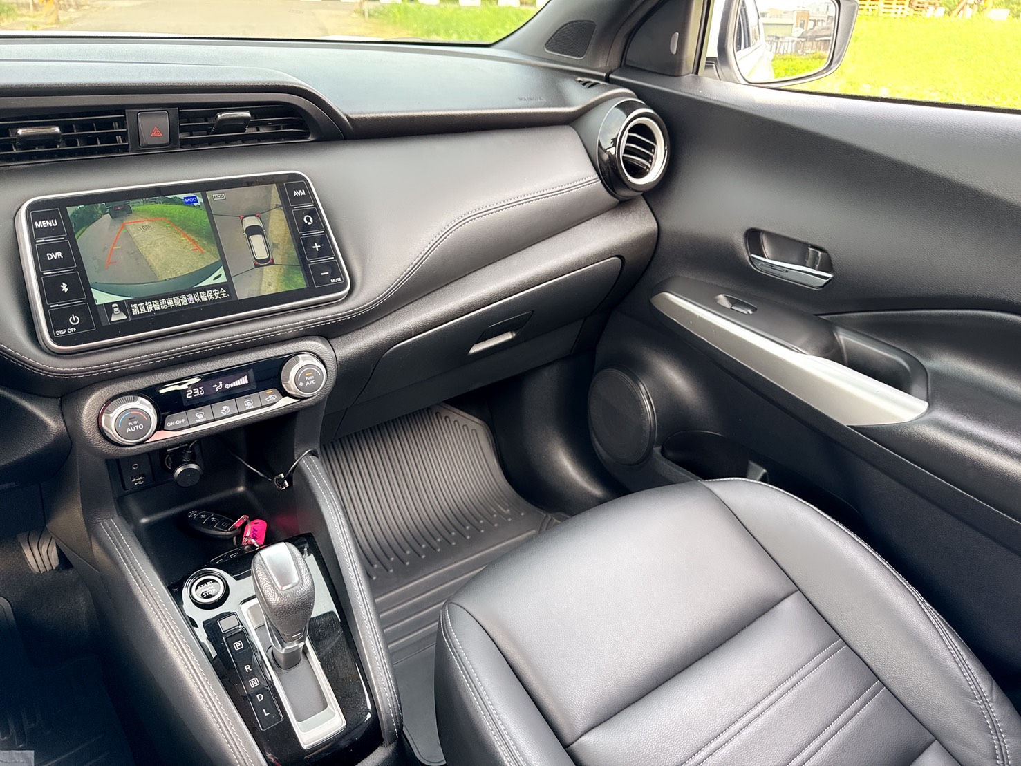 2020年 NISSAN KICKS 智行旗艦版  都市中小休旅~靈活操控性~省油省稅  智行科技結合<主被>動行車安全配備  年輕動感流線外觀+質感細膩內在美學  第8張相片