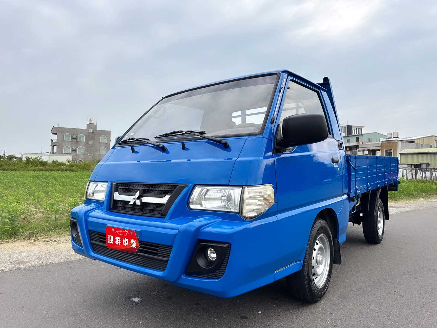 2015年 三菱 得利卡貨車 2.4L  低里程~年均里程約9200公里  豪華型+框式木床+全車車底板  有力+耐操+載貨空間大+車況佳  第1張相片