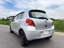 2012年 豐田 Yaris E Leather版  都市穿梭好方便~空間靈活便利  超低里程~年均里程約8800公里  好保養~省油省稅~代步通勤首選  第3張縮圖
