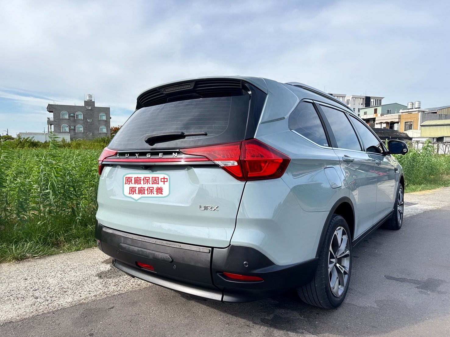 2023年 Luxgen URX Neo  7人樂活版~原廠保養+一手車  低里程+搭載專利多功能斜坡板  輪椅固定機構(底板上扣環固定)  打造舒適與科技兼備的智能座艙  第4張相片