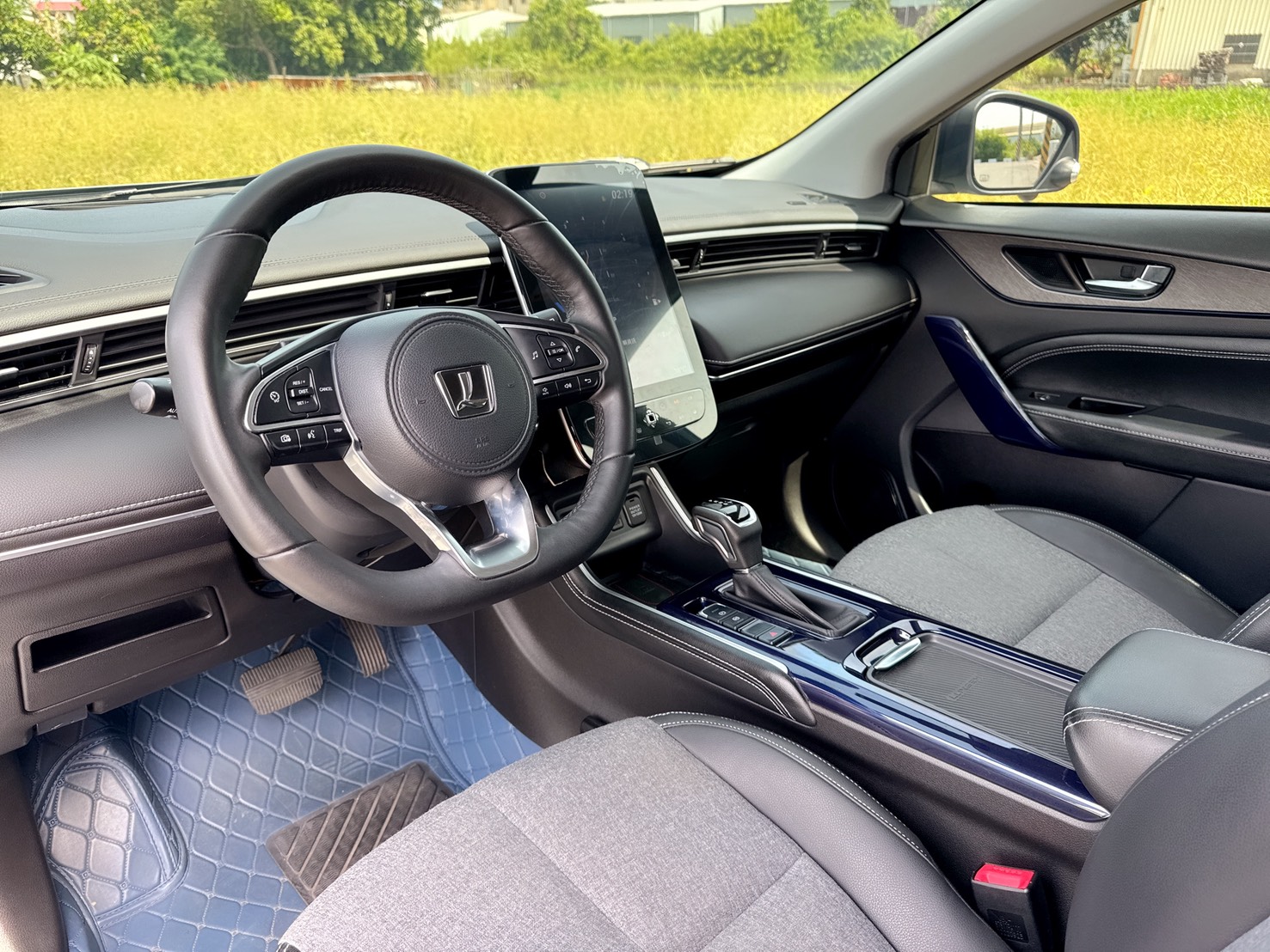 2023年 Luxgen URX Neo  7人樂活版~原廠保養+一手車  低里程+搭載專利多功能斜坡板  輪椅固定機構(底板上扣環固定)  打造舒適與科技兼備的智能座艙  第9張相片
