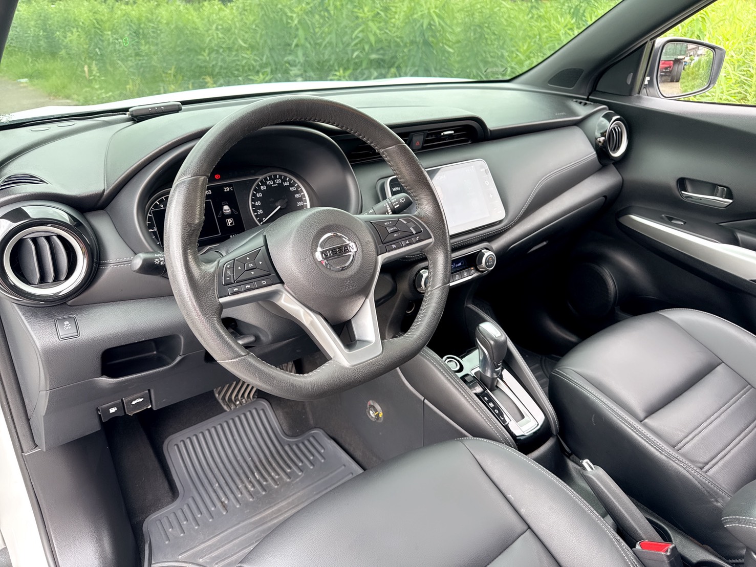 2020年 NISSAN KICKS 智行旗艦版  都市小休旅~靈活操控性~省油省稅  智行科技擁有完整頂級行車安全配備  年輕動感流線外觀+質感細膩內在美學  第10張相片