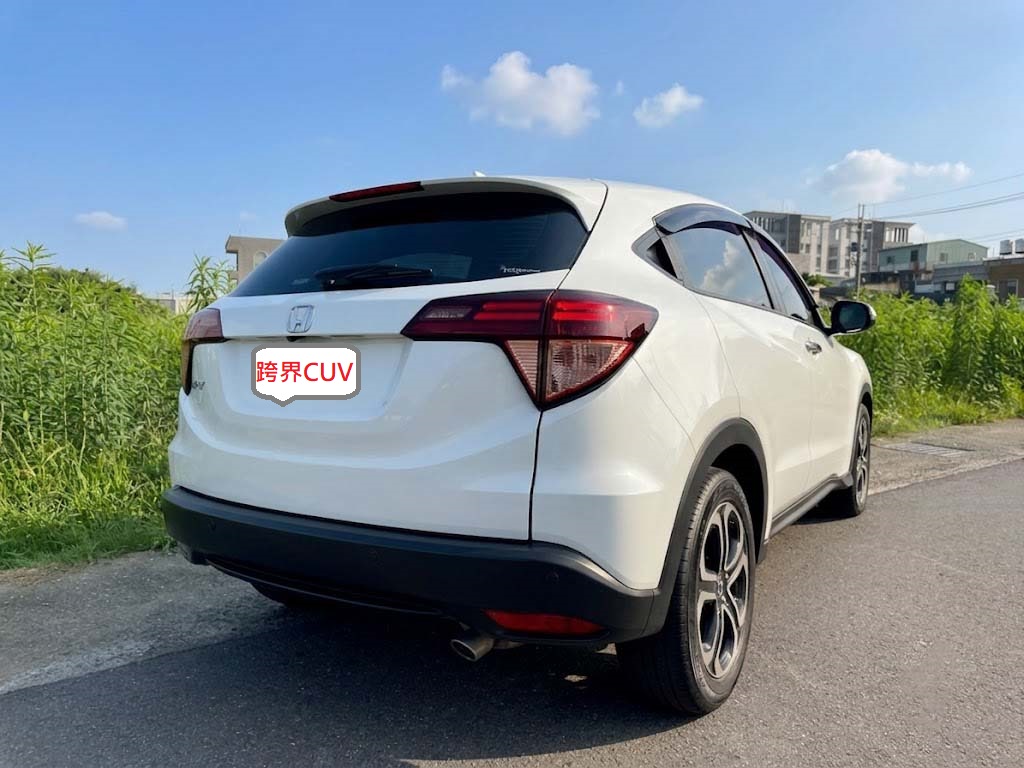 2018年 HONDA HR-V 頂規S版  LED頭燈+雙色鋁圈~內外車況佳  配備齊全~里程保證~運動化外型  熱銷跨界CUV掀背休旅車優質首選  第4張相片