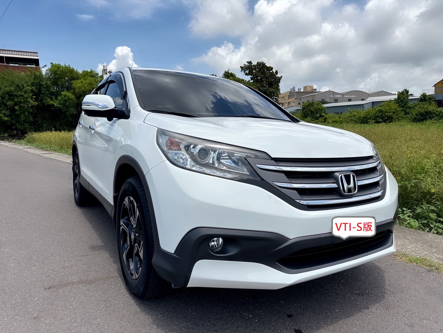 2015年 HONDA CR-V VTI-S版  原版件+360環景系統+數位電視  車室空間大+配備齊全+妥善率高  車況極佳~最熱銷SUV運動休旅車  第2張相片