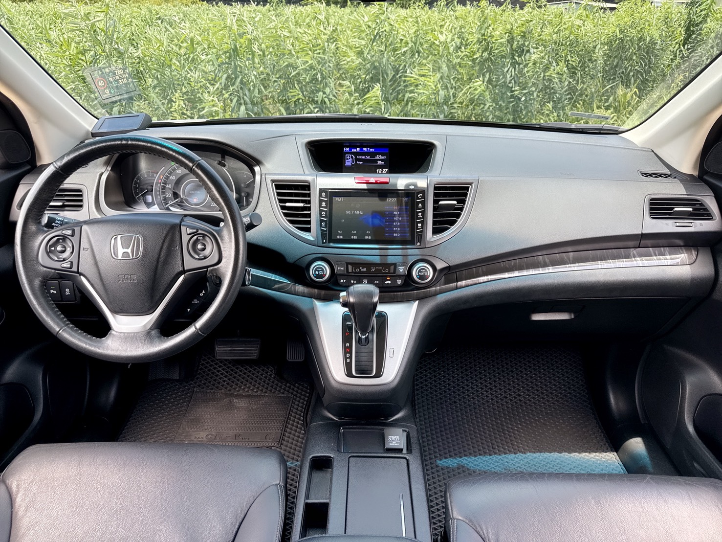 2015年 HONDA CR-V VTI-S版  原版件+360環景系統+數位電視  車室空間大+配備齊全+妥善率高  車況極佳~最熱銷SUV運動休旅車  第5張相片