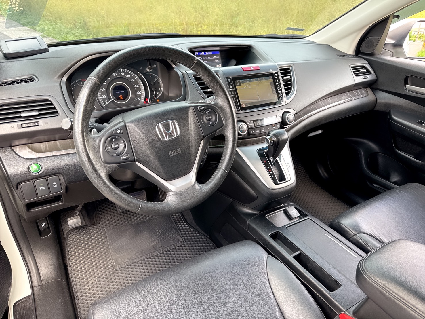 2015年 HONDA CR-V VTI-S版  原版件+360環景系統+數位電視  車室空間大+配備齊全+妥善率高  車況極佳~最熱銷SUV運動休旅車  第10張相片