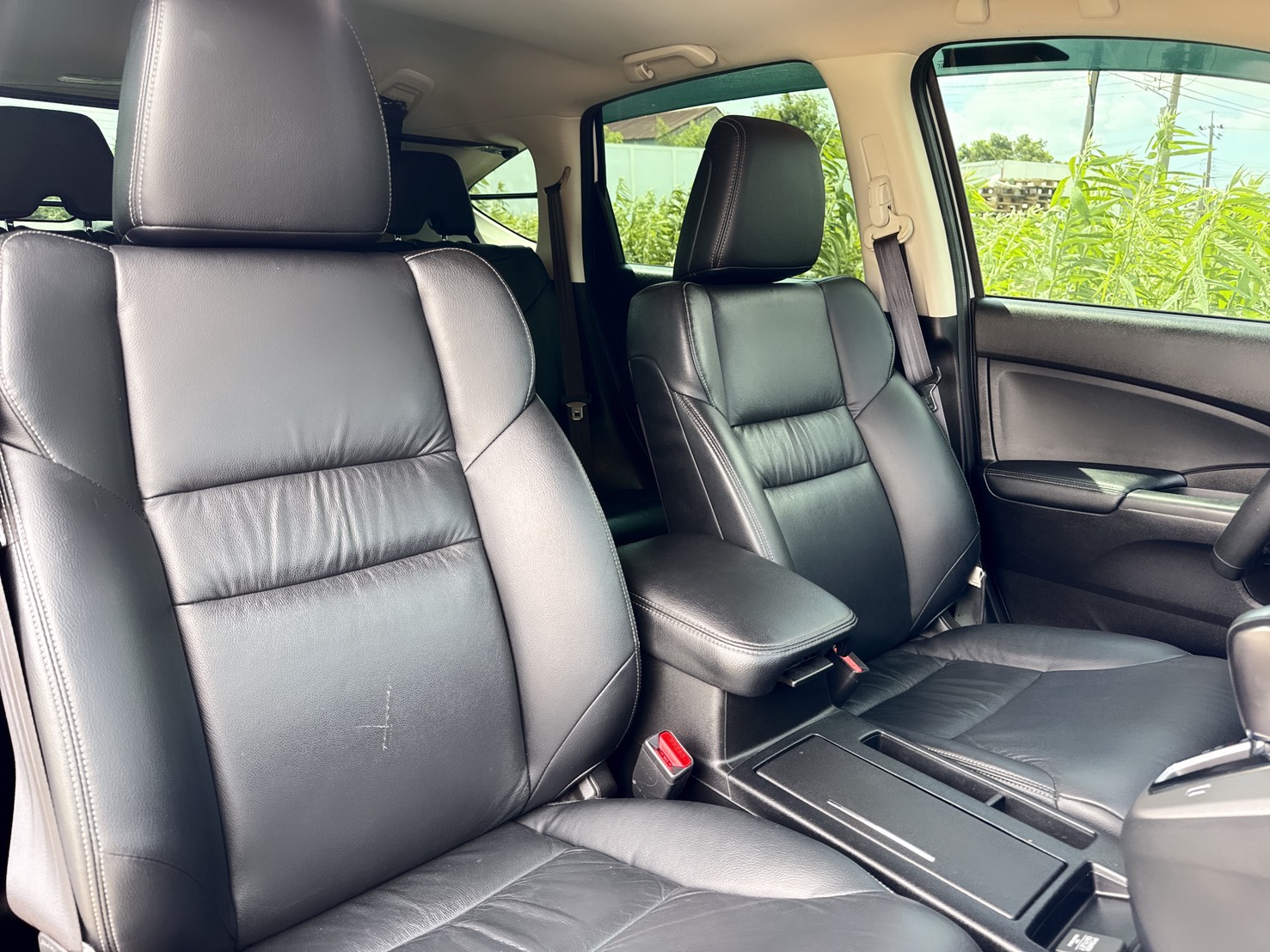 2015年 HONDA CR-V VTI-S版  原版件+360環景系統+數位電視  車室空間大+配備齊全+妥善率高  車況極佳~最熱銷SUV運動休旅車  第15張相片