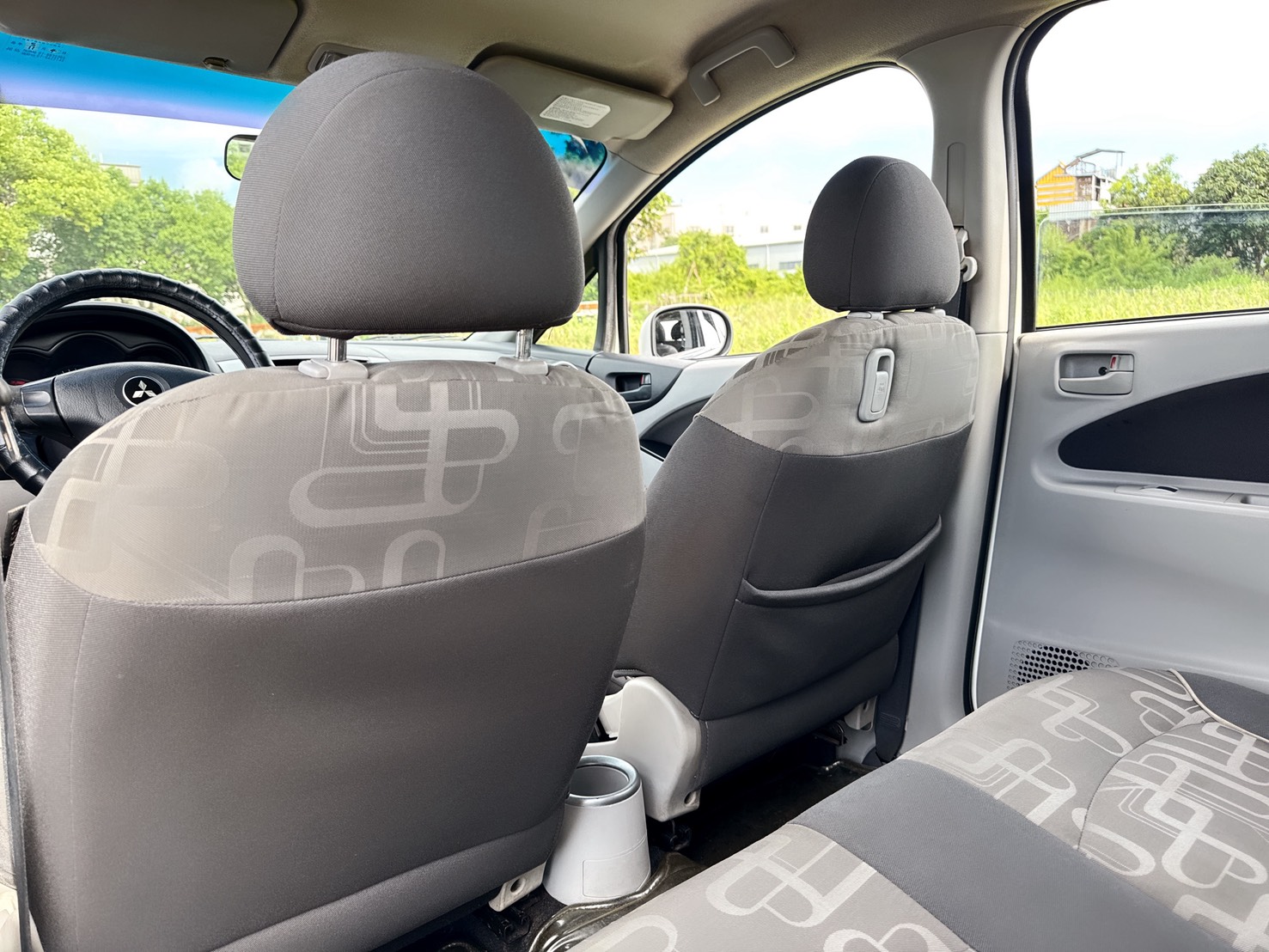 2010年 三菱 COLT PLUS 雅緻型  省油省稅~同級車最小迴轉半徑  舊換新價,小車大空間~妥善率高  代步or工務優質首選五門掀背車  第13張相片