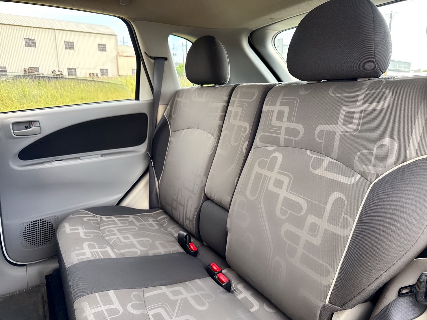2010年 三菱 COLT PLUS 雅緻型  省油省稅~同級車最小迴轉半徑  舊換新價,小車大空間~妥善率高  代步or工務優質首選五門掀背車  第14張相片