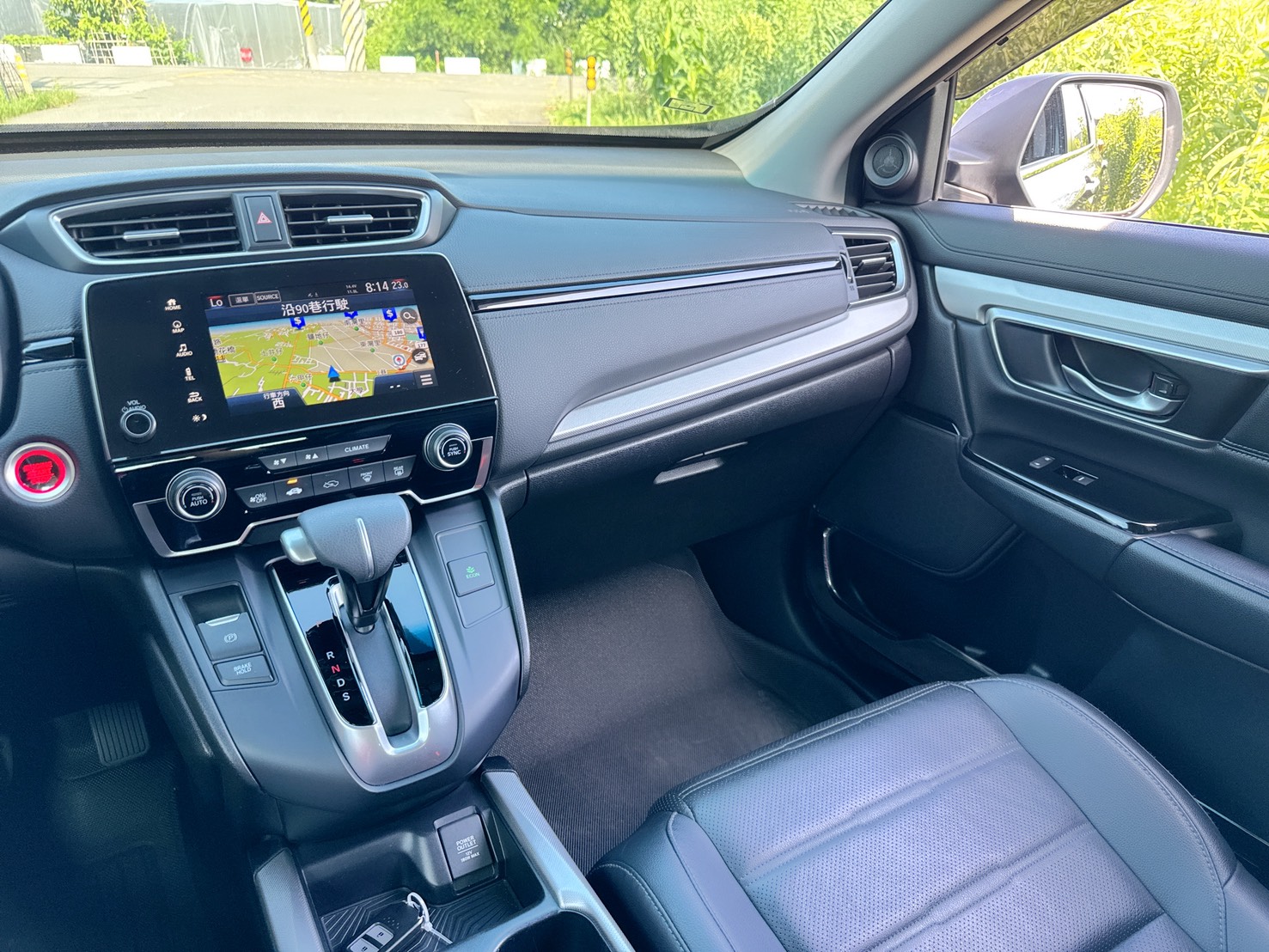 2019年 HONDA CR-V VTI-S版  搭載1.5L VTEC Turbo~省稅省油  高達23項的主被動安全輔助科技  全新風貌所勾勒的前衛流線身影  第9張相片