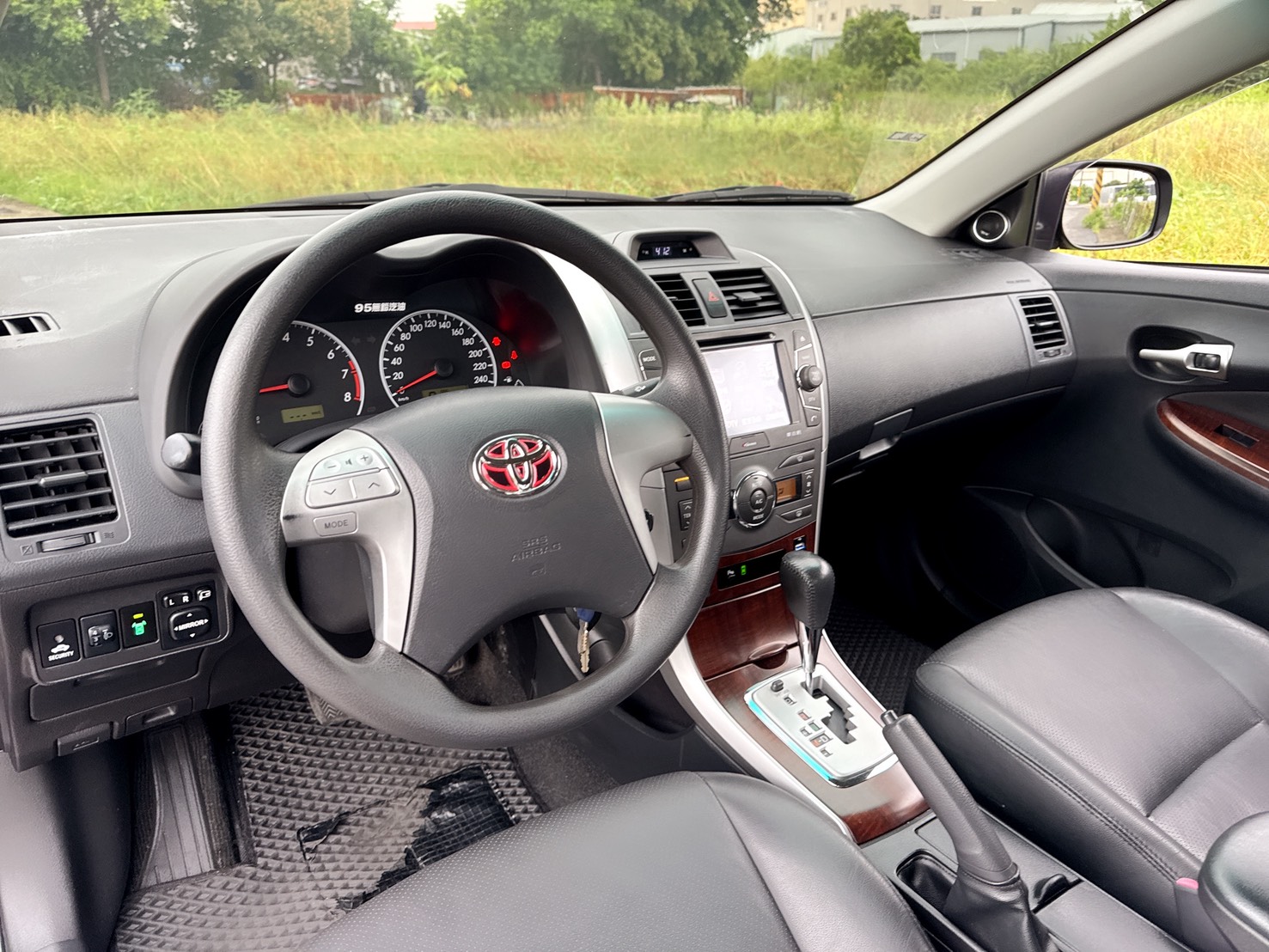 2012年 TOYOTA ALTIS  E版  原廠保養+一手車+高妥善率  空間寬敞+乘坐舒適+動力充足  省油省稅金~通勤代步用車首選  第11張相片