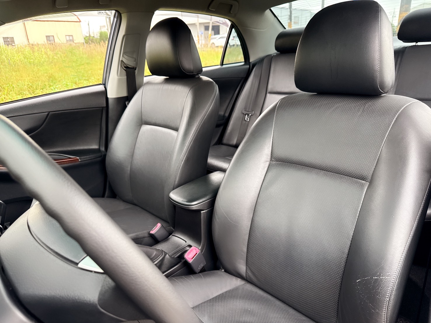 2012年 TOYOTA ALTIS  E版  原廠保養+一手車+高妥善率  空間寬敞+乘坐舒適+動力充足  省油省稅金~通勤代步用車首選  第12張相片