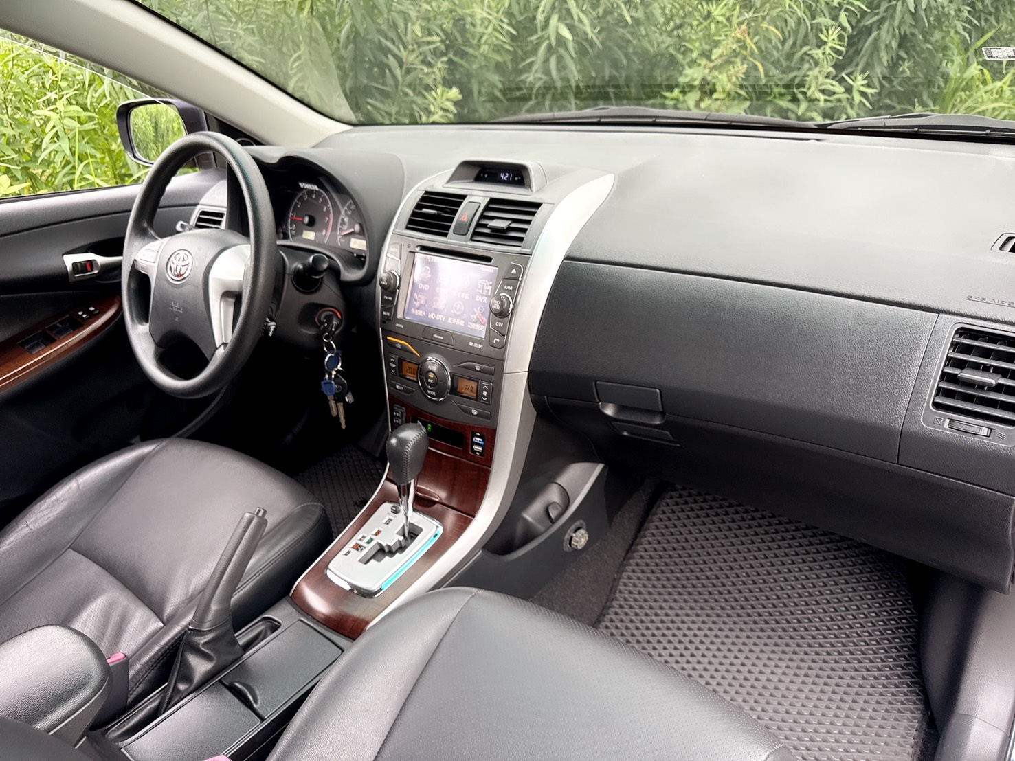 2012年 TOYOTA ALTIS  E版  原廠保養+一手車+高妥善率  空間寬敞+乘坐舒適+動力充足  省油省稅金~通勤代步用車首選  第15張相片