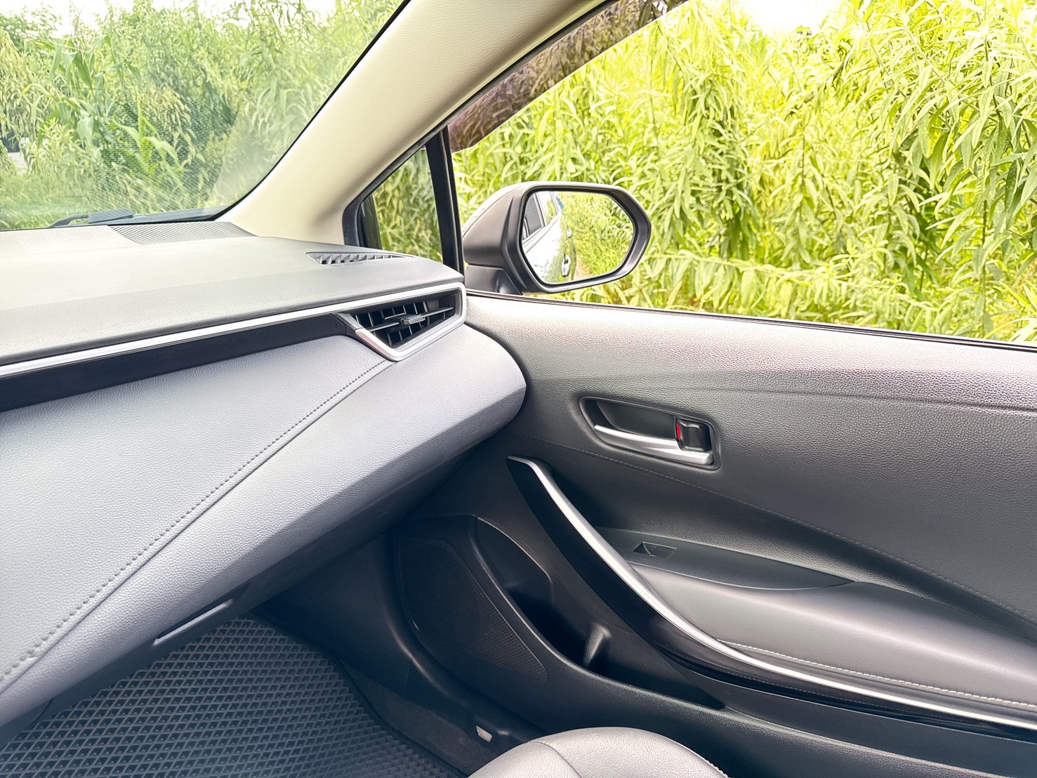 2019年 TOYOTA Corolla Altis尊爵版  全車原版件+行李廂空間達470公升  TNGA新世代造車工藝打造全新外型  全方位進化26項主動+被動安全科技  第11張相片