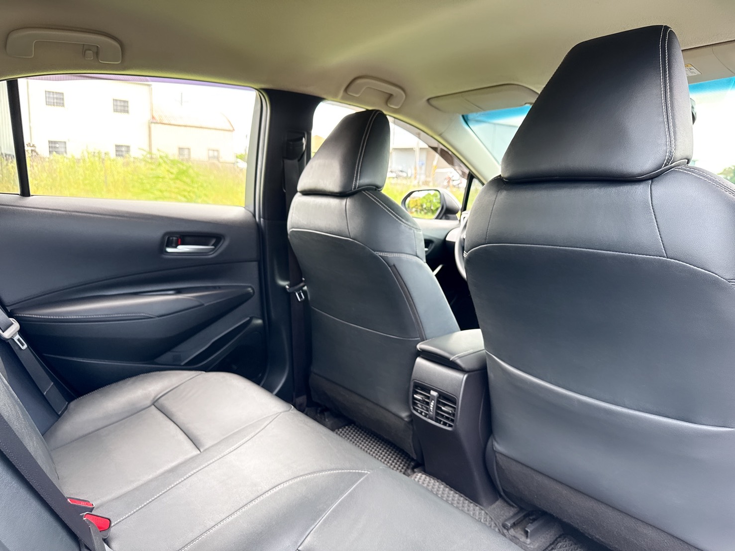 2019年 TOYOTA Corolla Altis尊爵版  全車原版件+行李廂空間達470公升  TNGA新世代造車工藝打造全新外型  全方位進化26項主動+被動安全科技  第18張相片