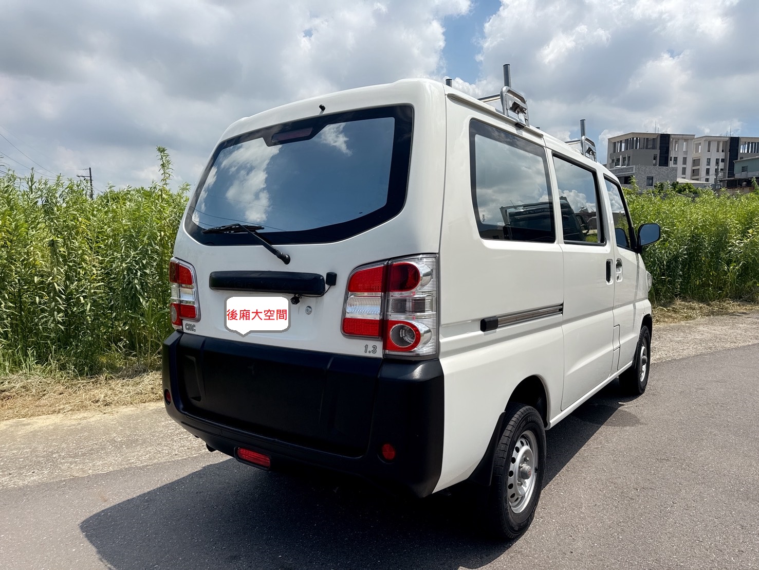 2017年 中華 菱利廂型車 1.3L   二人座廂式車型~貨車級稅金  低里程+多功能後廂超大空間  省油省稅金~多用途廂車首選  第4張相片