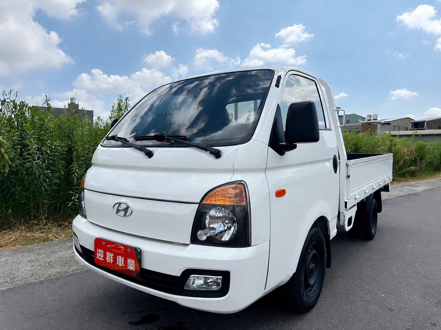 2016年 Hyundai Porter 小霸王  框式木床車型 長軸貨床長9.3尺  超低里程~年均里程約8600公里  柴油大馬力高扭力~總重3.25公噸  第1張相片
