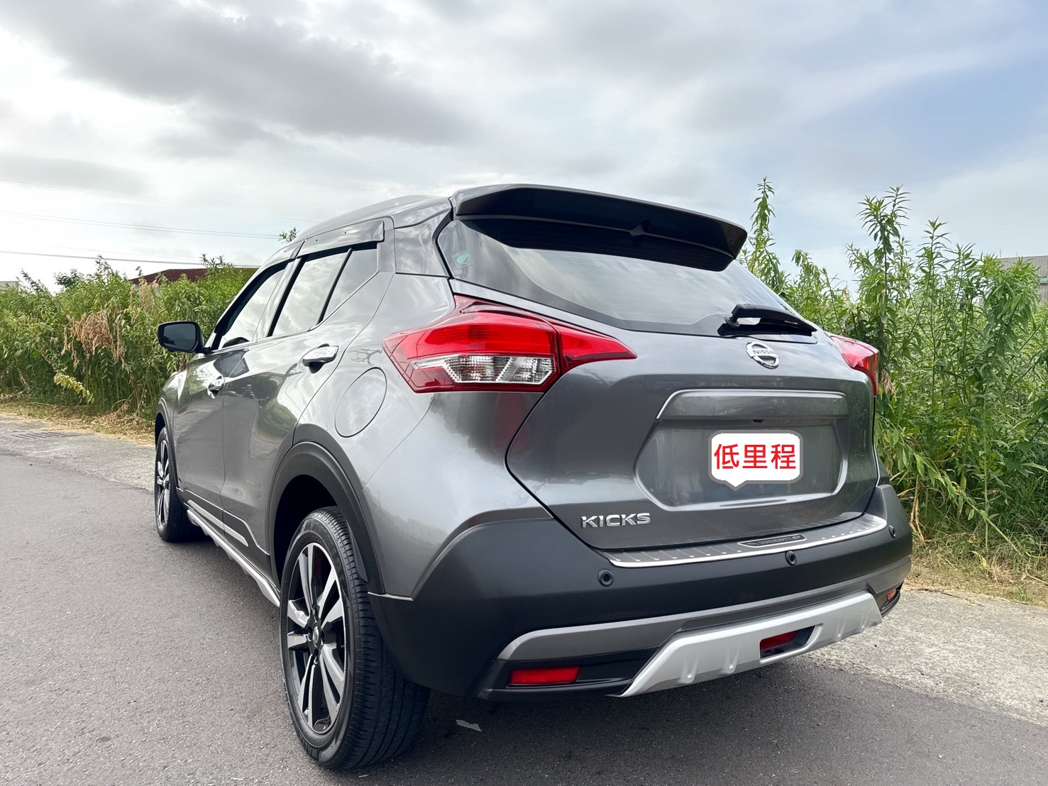 2020年 NISSAN KICKS 智行旗艦版  原廠保養+一手車+低里程+省油省稅  智行科技擁有完整頂級行車安全配備  年輕動感流線外觀+質感細膩內在美學  第3張相片
