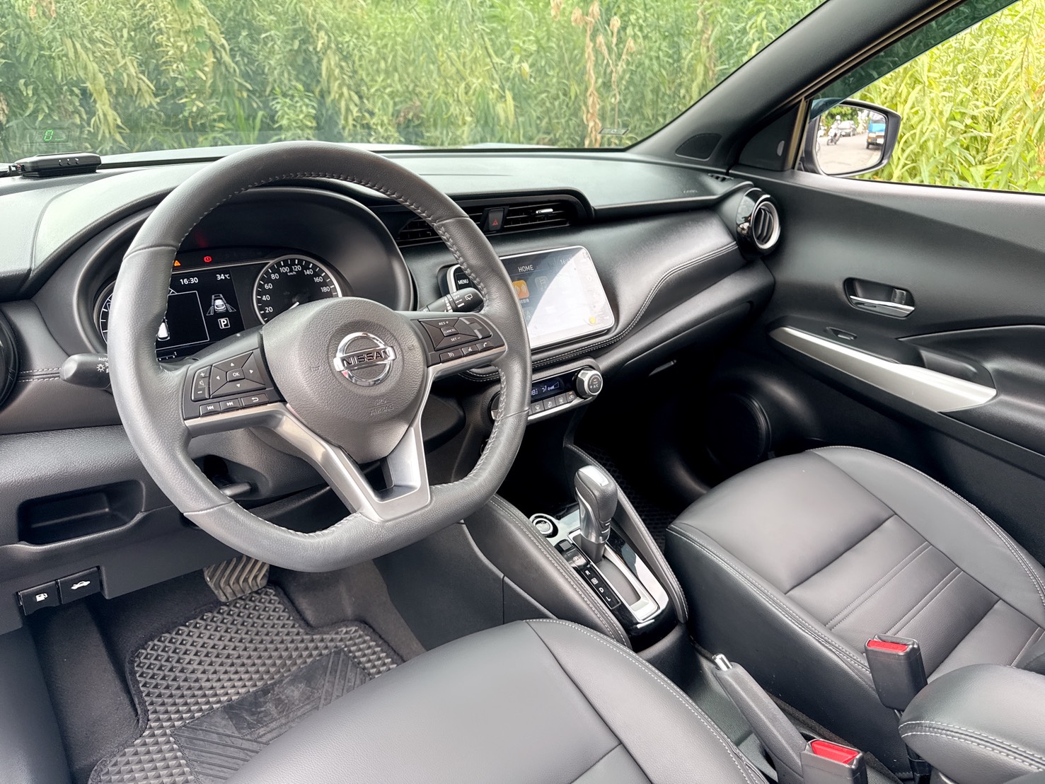2020年 NISSAN KICKS 智行旗艦版  原廠保養+一手車+低里程+省油省稅  智行科技擁有完整頂級行車安全配備  年輕動感流線外觀+質感細膩內在美學  第10張相片