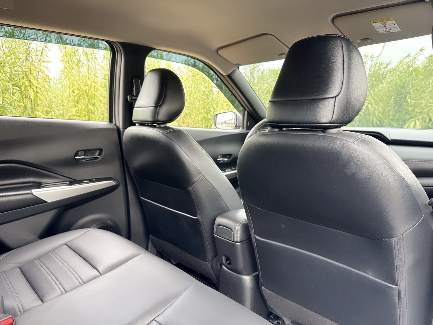 2020年 NISSAN KICKS 智行旗艦版  原廠保養+一手車+低里程+省油省稅  智行科技擁有完整頂級行車安全配備  年輕動感流線外觀+質感細膩內在美學  第16張相片