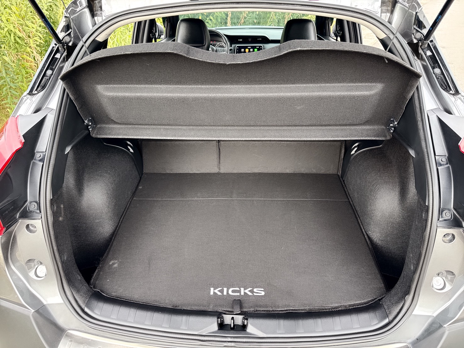 2020年 NISSAN KICKS 智行旗艦版  原廠保養+一手車+低里程+省油省稅  智行科技擁有完整頂級行車安全配備  年輕動感流線外觀+質感細膩內在美學  第18張相片