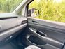 2022年 Volkswagen Caddy Cargo  特制快拆式第三人座椅+超低里程  全程原廠保養~對開式尾門超便利  手排長軸車型~原廠保固中+一手車  最高載重為806kg+設置貨艙固定扣環  第11張縮圖