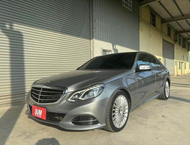 便宜賣 不用新車的2折賣你‼️  2013/14 #總代理 BENZ W212 E400 小改款 里程11萬公里 原鈑件  第1張相片