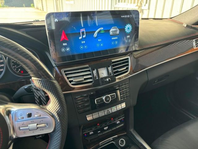 便宜賣 不用新車的2折賣你‼️  2013/14 #總代理 BENZ W212 E400 小改款 里程11萬公里 原鈑件  第13張相片