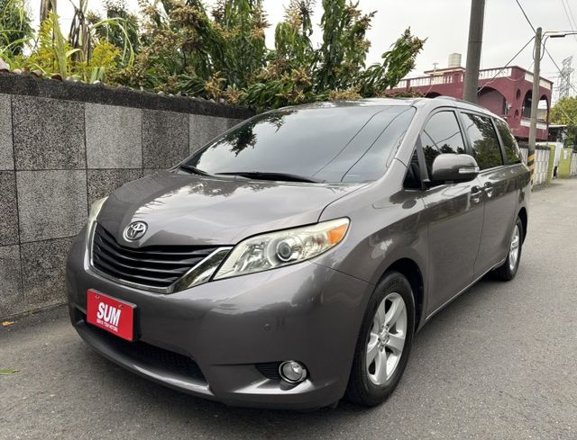 2011 TOYOTA SIENNA 3.5LE 八人座 里程13.9萬英里 原鈑件 認證車‼️  第1張相片