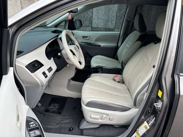 2011 TOYOTA SIENNA 3.5LE 八人座 里程13.9萬英里 原鈑件 認證車‼️  第7張相片