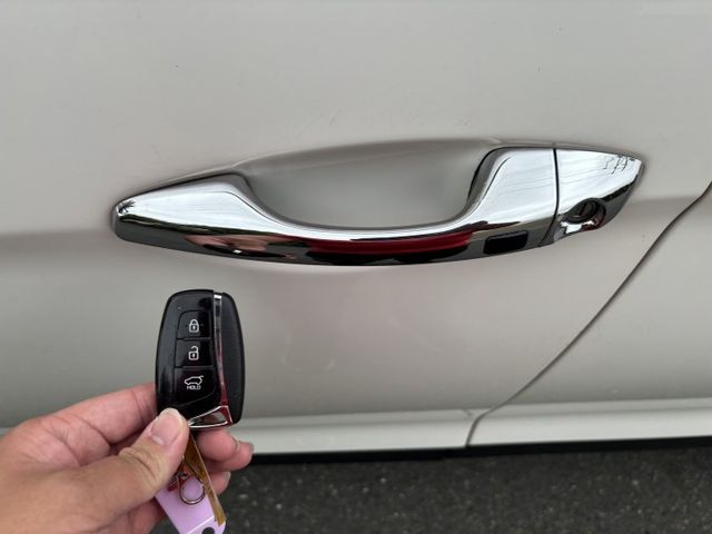 2017 現代 SANTA FE 2.2領袖版4WD 七人座 小改款 里程17.4萬公里 原鈑件 認證車‼️  第7張相片