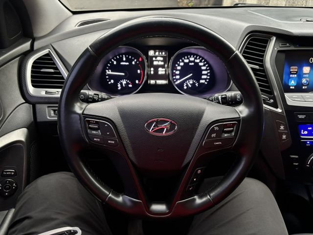 2017 現代 SANTA FE 2.2領袖版4WD 七人座 小改款 里程17.4萬公里 原鈑件 認證車‼️  第14張相片