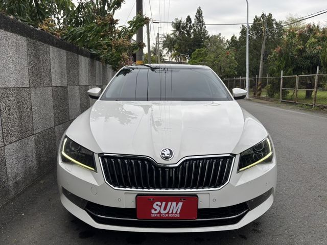 2017 SKODA SUPERB 2.0TSI 4X4 L&K版本 里程15萬公里 原鈑件 認證車‼️280匹馬力  第2張相片