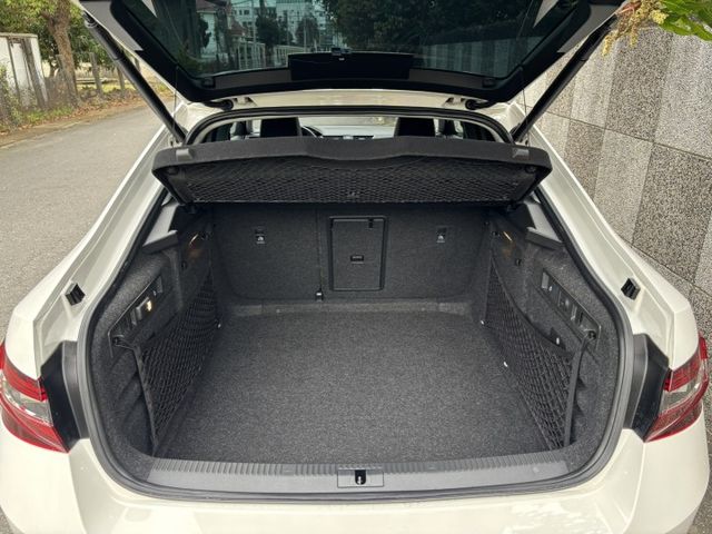 2017 SKODA SUPERB 2.0TSI 4X4 L&K版本 里程15萬公里 原鈑件 認證車‼️280匹馬力  第19張相片