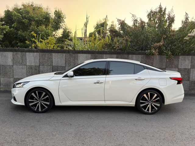 小改款全速域Lv.2  2022 NISSAN ALTIMA 2.0卓越旗艦版 僅跑3萬公里 原鈑件 原廠保養 新車保固  第3張相片