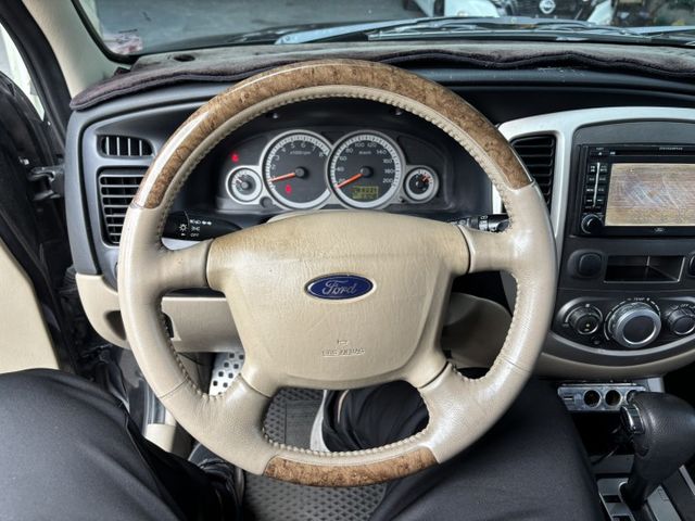 2006 FORD ESCAPE 2.3 僅跑9.7萬公里 車況不錯  第7張相片