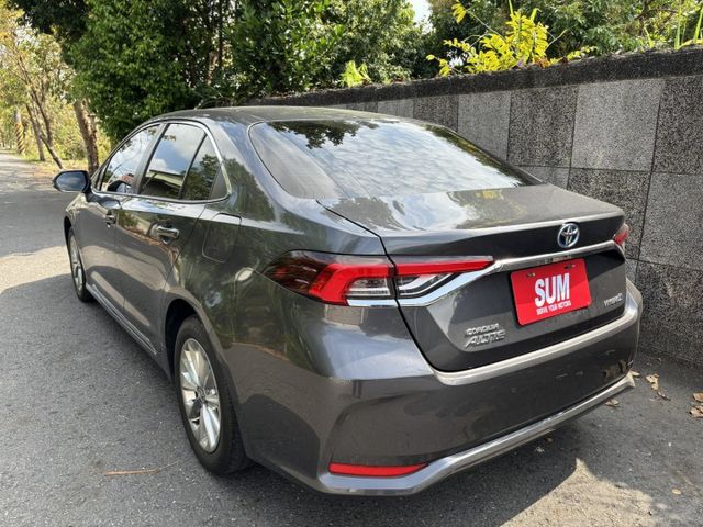2022 TOYOTA ALTIS 油電尊爵版 里程4.3萬公里 原鈑件 新車保固中 認證車‼️  第4張相片