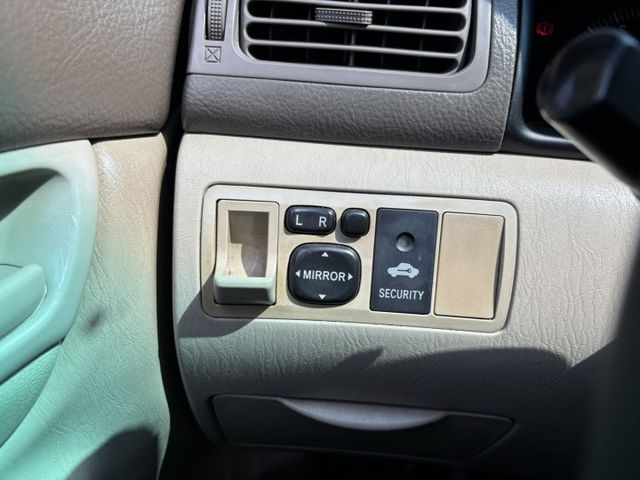 引擎順暢底盤無異音冷氣很冷‼️  2003 TOYOTA ALTIS 1.8 里程27.1萬公里 車況不錯‼️  第14張相片