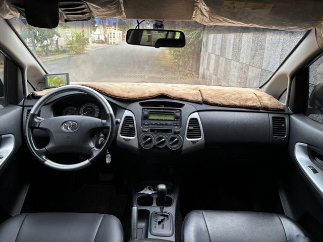 載人載貨兩相宜 省油高妥善率 擺攤跑工地都可以  2012 TOYOTA INNOVA 2.0自排 里程25.9萬公里  第10張相片