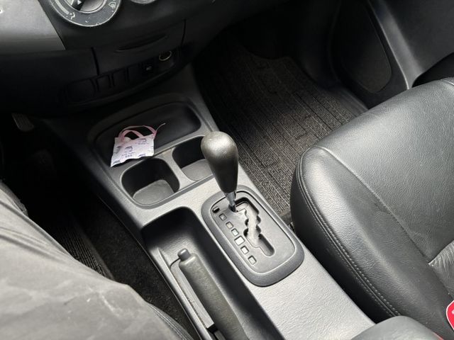 載人載貨兩相宜 省油高妥善率 擺攤跑工地都可以  2012 TOYOTA INNOVA 2.0自排 里程25.9萬公里  第14張相片