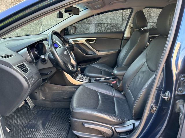 2014 現代 ELANTRA 1.8豪華版 里程12萬公里 原鈑件 可保固 認證車‼️  雙區恆溫 電折後視鏡 雨滴感  第7張相片