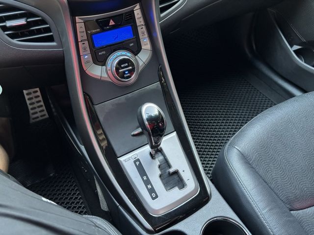 2014 現代 ELANTRA 1.8豪華版 里程12萬公里 原鈑件 可保固 認證車‼️  雙區恆溫 電折後視鏡 雨滴感  第14張相片
