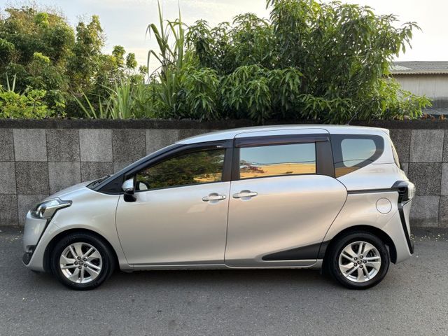 2016 TOYOTA SIENTA 7人座豪華版 里程15.5萬公里 可保固 認證車‼️  免鑰匙 摸門解鎖 原廠導航  第3張相片