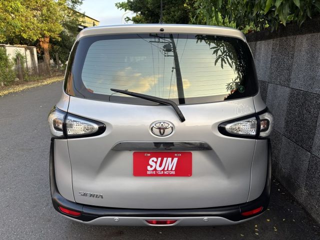 2016 TOYOTA SIENTA 7人座豪華版 里程15.5萬公里 可保固 認證車‼️  免鑰匙 摸門解鎖 原廠導航  第5張相片