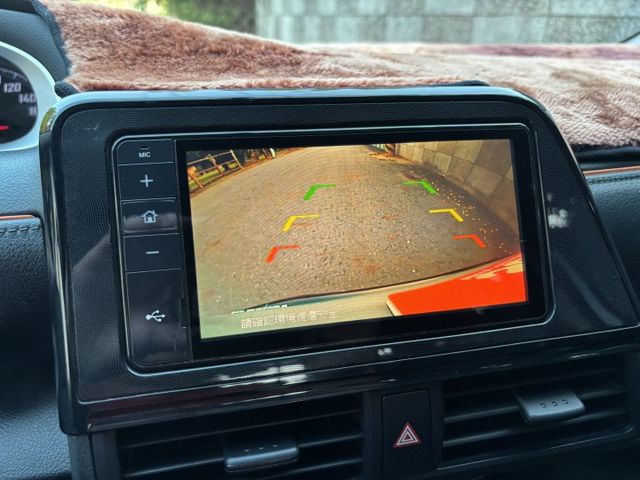 2016 TOYOTA SIENTA 7人座豪華版 里程15.5萬公里 可保固 認證車‼️  免鑰匙 摸門解鎖 原廠導航  第16張相片