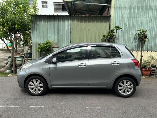 入庫整備  2013 TOYOTA YARIS 1.5G版 里程21.9萬公里 原鈑件 可保固 可認證‼️  第2張相片
