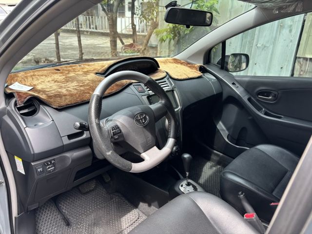 入庫整備  2013 TOYOTA YARIS 1.5G版 里程21.9萬公里 原鈑件 可保固 可認證‼️  第4張相片