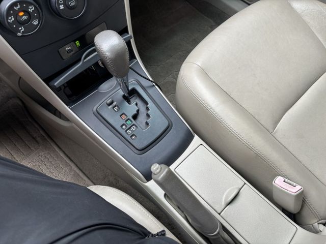 2009 TOYOTA ALTIS 1.8 四速 里程14.2萬公里 車況不錯 全車重新烤漆‼️  皮椅 鋁圈 電折後視  第14張相片