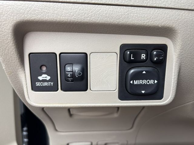 2009 TOYOTA ALTIS 1.8 四速 里程14.2萬公里 車況不錯 全車重新烤漆‼️  皮椅 鋁圈 電折後視  第15張相片